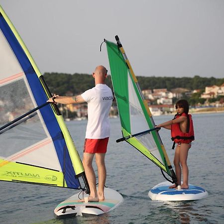 Mobilheim Andrea Wunderschoene Ferienwohnung Direkt Am Meer Jezera Extérieur photo
