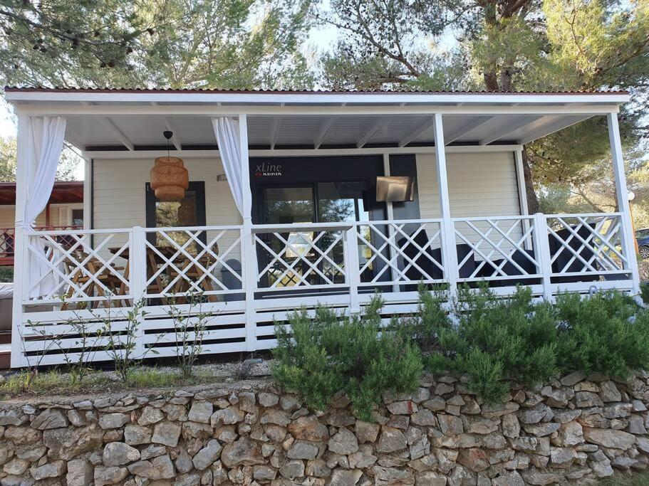 Mobilheim Andrea Wunderschoene Ferienwohnung Direkt Am Meer Jezera Extérieur photo